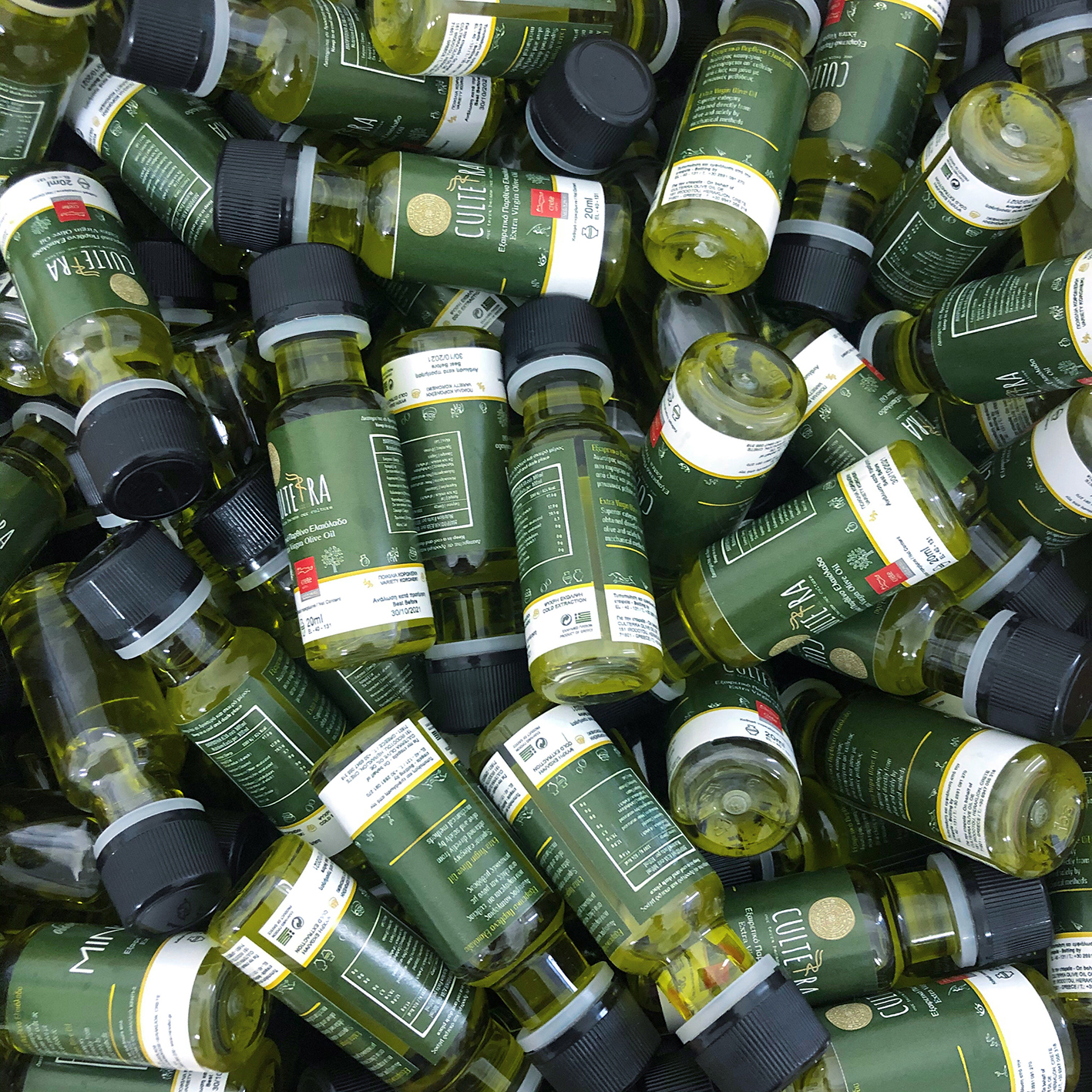 Indywidualna butelka oliwy z oliwek